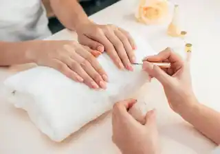 Manicure com Verniz Gel